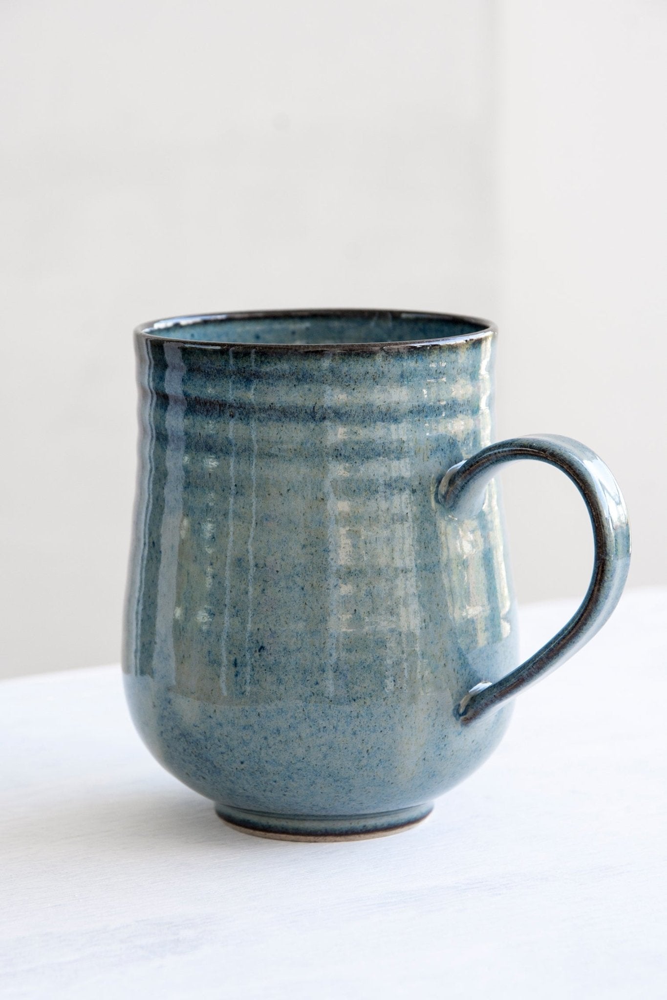 http://www.madaboutpottery.com/cdn/shop/products/extra-large-pottery-mug-20-fl-oz-607748.jpg?v=1647885539