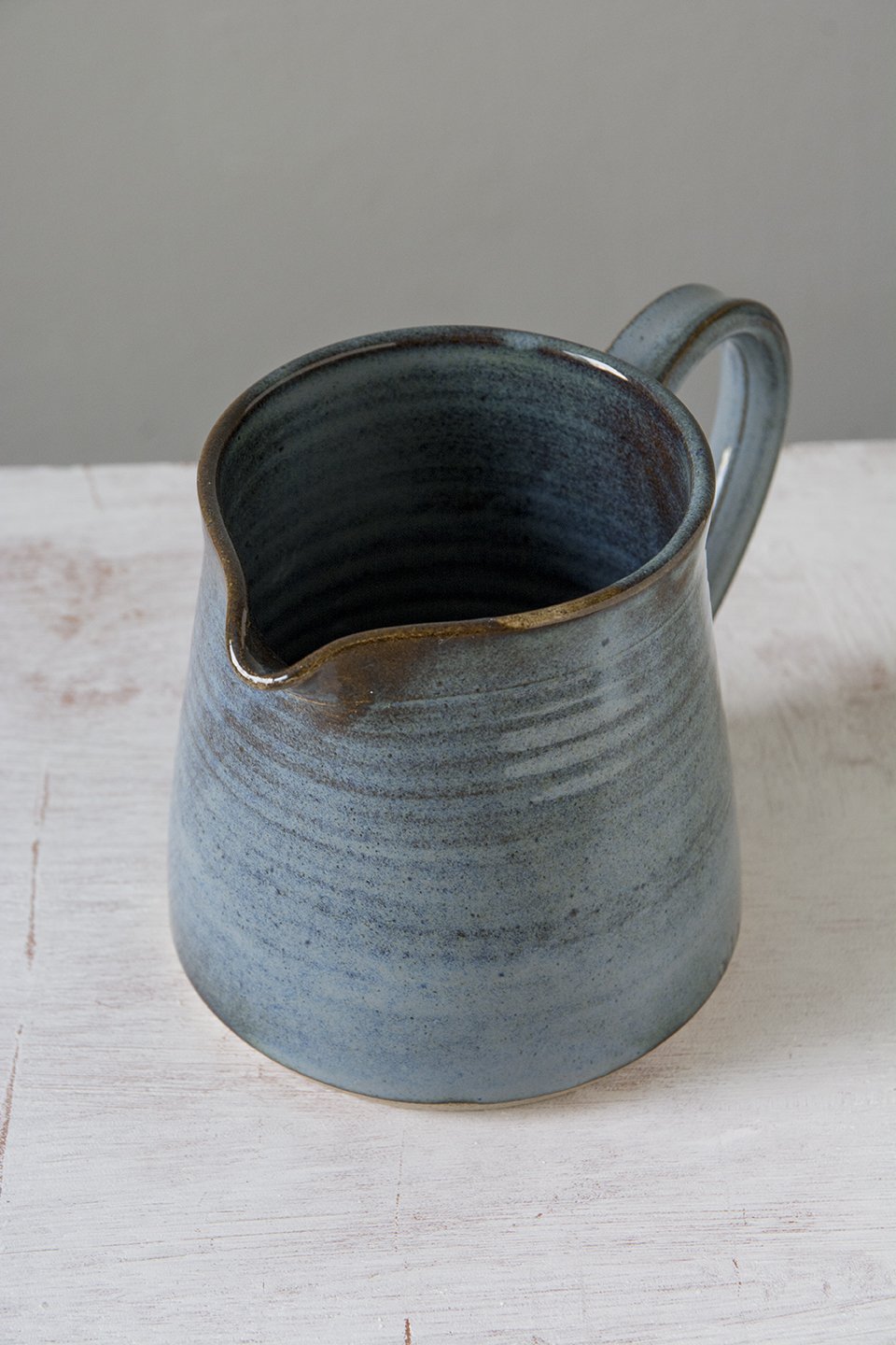 http://www.madaboutpottery.com/cdn/shop/products/pottery-pitcher-932100.jpg?v=1568380605