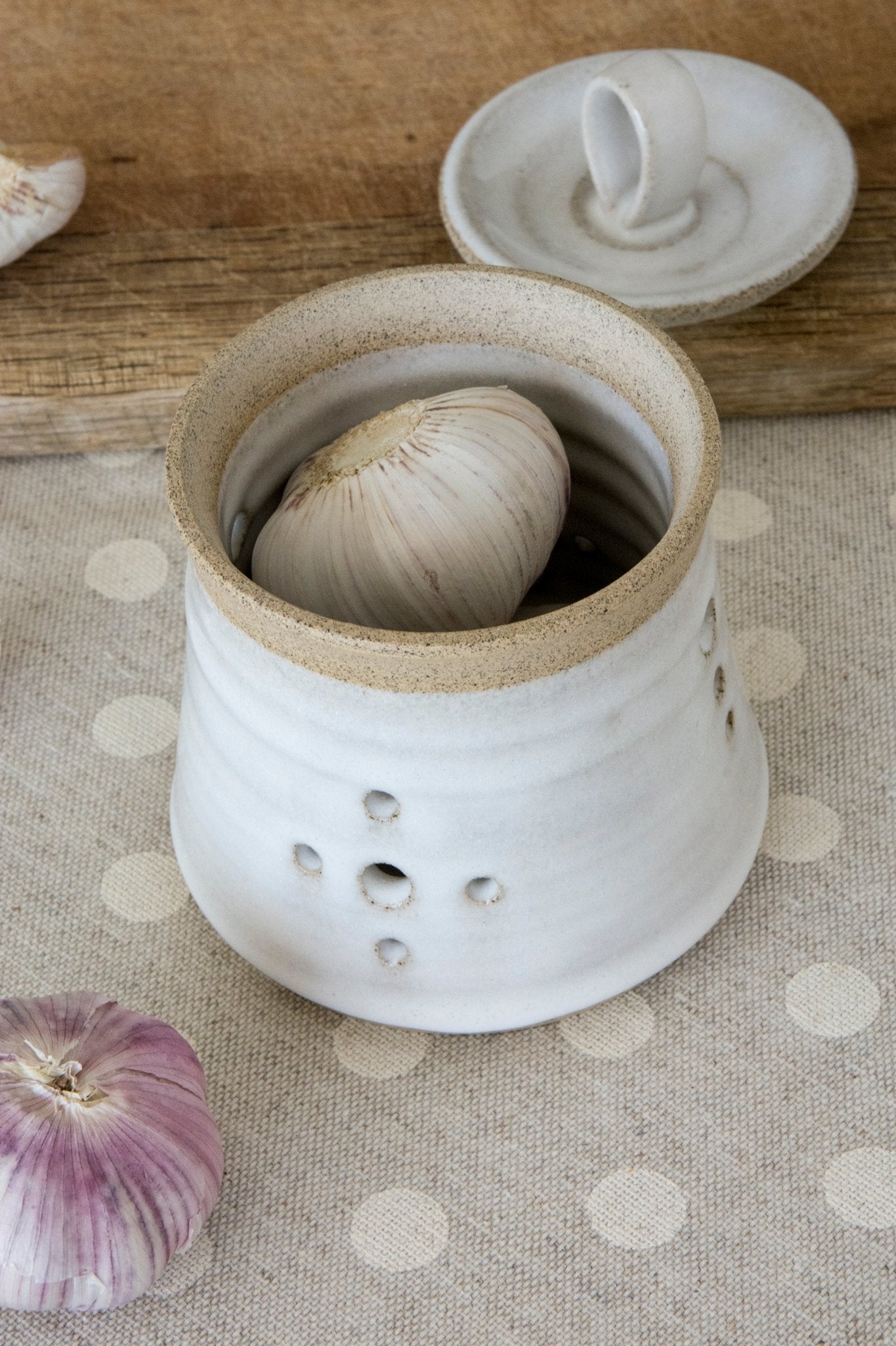 Big Ceramic Onion Canister, Big Pottery Garlic Keeper, Big Pottery Onion  Jar, Rustic Garlic Canister, Large Onion Holder, Housewarming Gift 