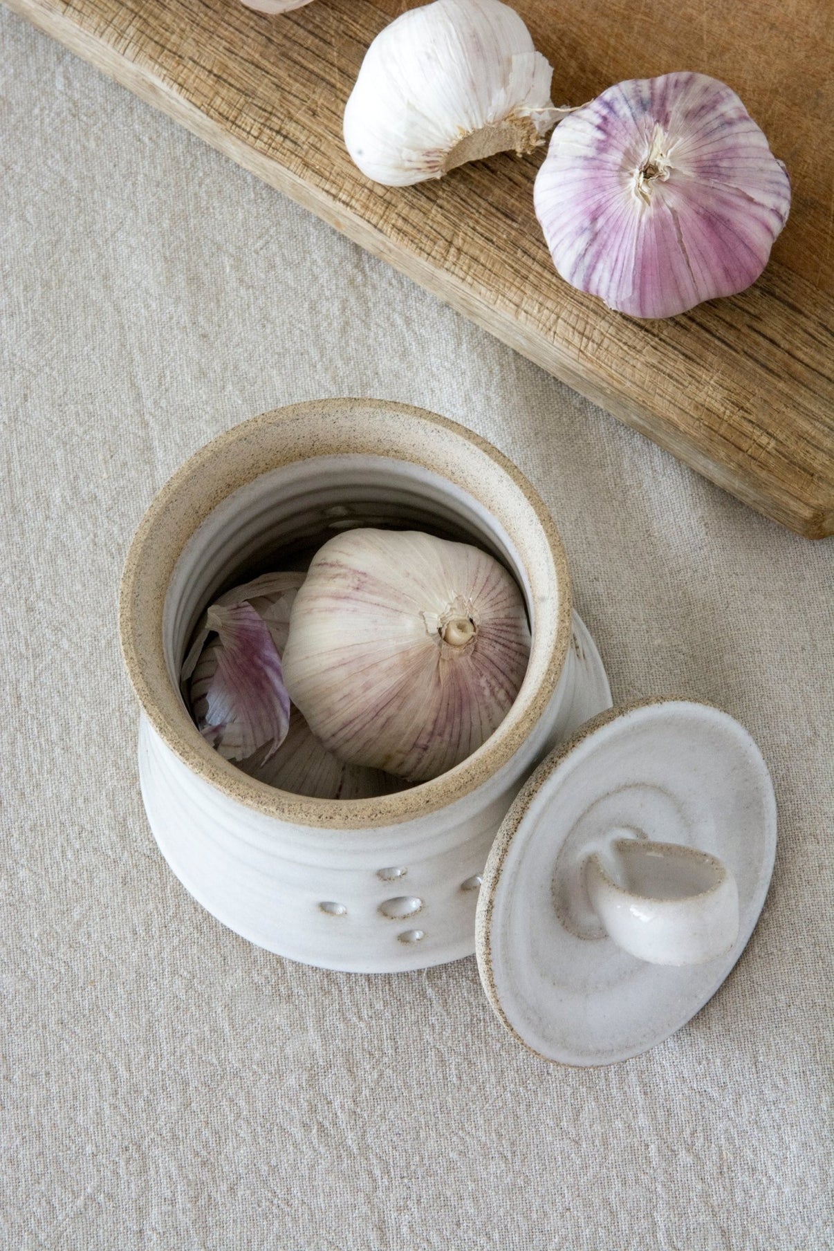 Pottery White Garlic Keeper - Keep Your Garlic Fresh and Organized ...