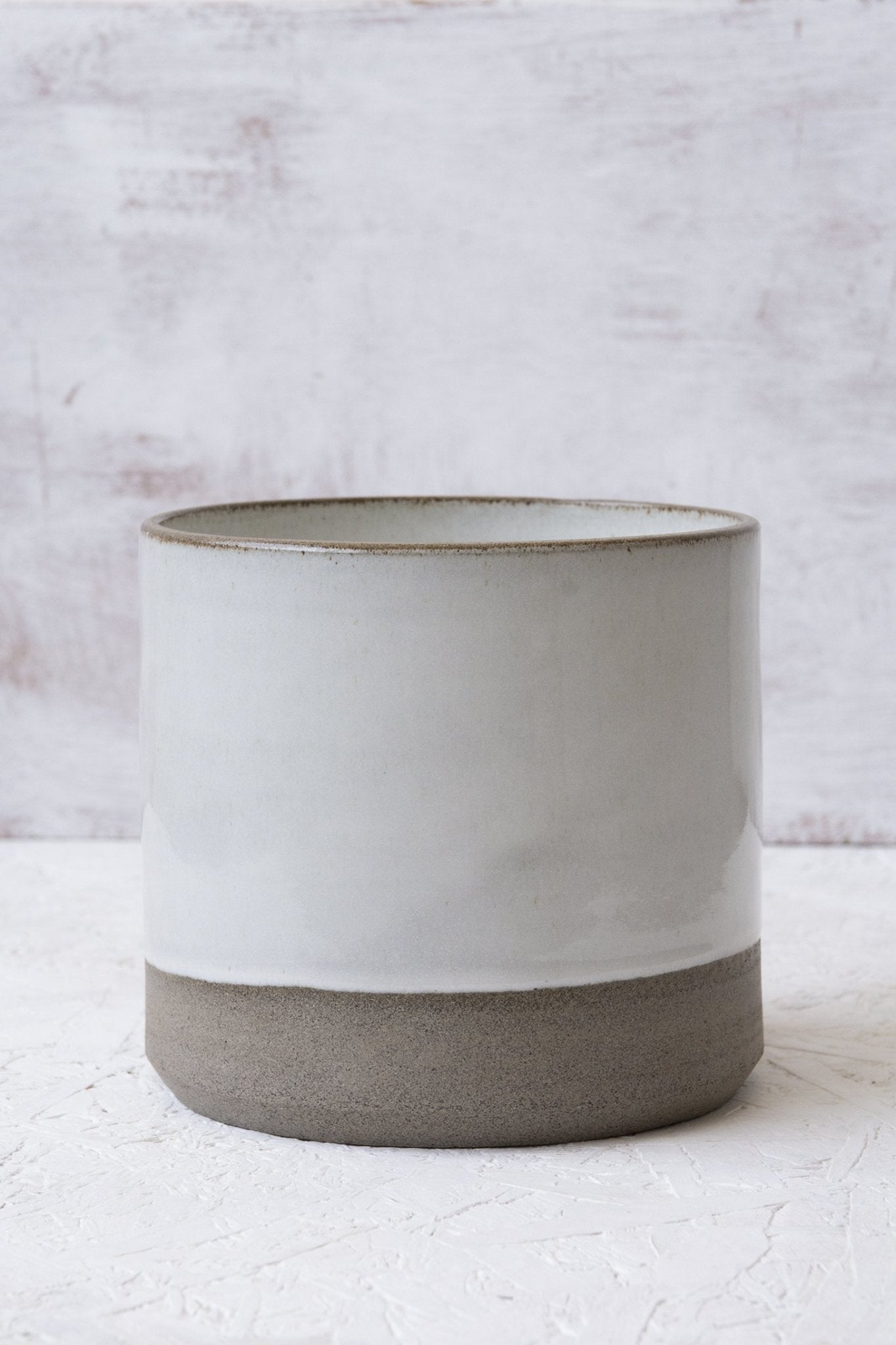https://www.madaboutpottery.com/cdn/shop/products/white-and-gray-utensil-crock-840587.jpg?v=1607772098&width=1365